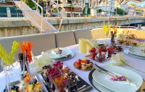 Фантастическое путешествие по Босфору на моторной яхте Marques с отправлением из Бебека!