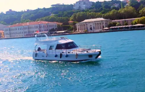 Enjoy the Bosphorus with Eminönü Yacht Rental!