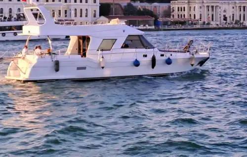 Enjoy the Bosphorus with Eminönü Yacht Rental!