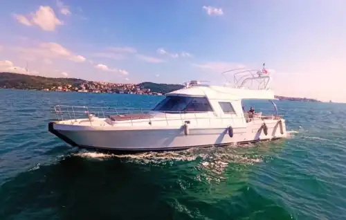Enjoy the Bosphorus with Eminönü Yacht Rental!