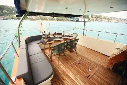 Исследуйте самые красивые места Босфора на яхте вместимостью 10 человек