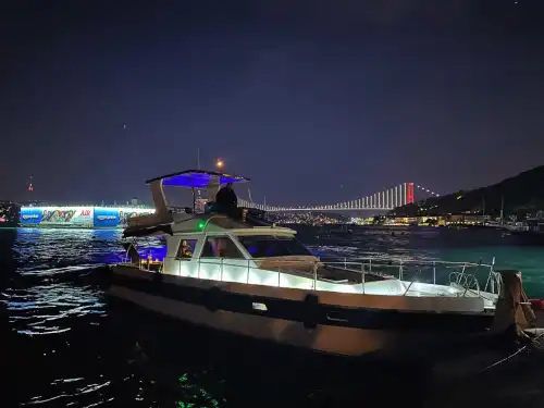 Исследуйте самые красивые места Босфора на яхте вместимостью 10 человек