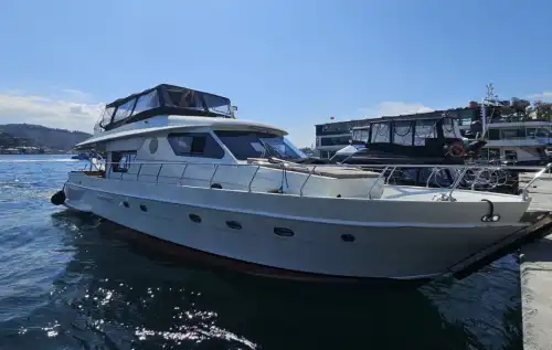 Просторная палуба, удобные зоны отдыха и музыка – эксклюзивный тур на яхте в Бебеке