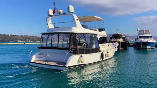 Наслаждайтесь приятными моментами на прохладных водах Босфора на частной яхте с отправлением из Тарабьи, Стамбул