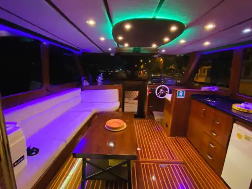 Наслаждайтесь приятными моментами на прохладных водах Босфора на частной яхте с отправлением из Тарабьи, Стамбул