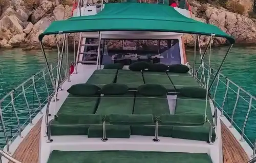 Аренда яхты в Калкане для романтического отдыха или вечеринок