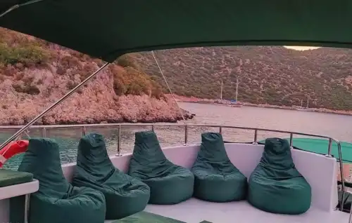 Аренда яхты в Калкане для романтического отдыха или вечеринок