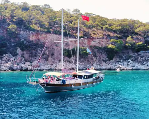 20-метровая гулета с комфортным размещением для 4 гостей в Калкане