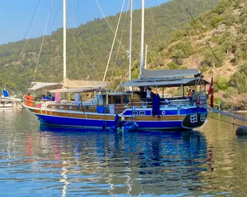 Путешествуйте по чистым водам Каша на частной гулете