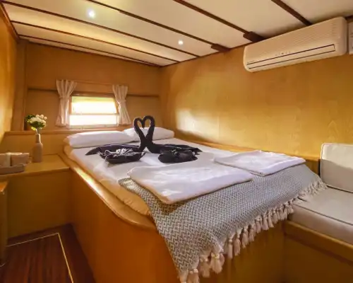 Ночное путешествие в Кекове на полностью оборудованном гулете