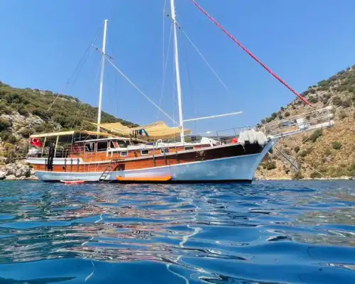 Ночное путешествие в Кекове на полностью оборудованном гулете