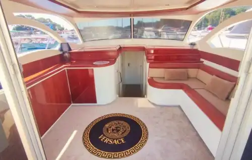 Kemer’den Hareket Eden 12 Kişilik Uygun Fiyatlı Yat Kiralama Seçeneği