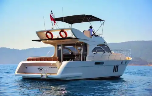 Kemer’den Hareket Eden 12 Kişilik Uygun Fiyatlı Yat Kiralama Seçeneği