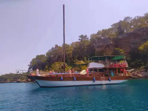 Незабываемые воспоминания на яхте, сочетающей роскошь и развлечения