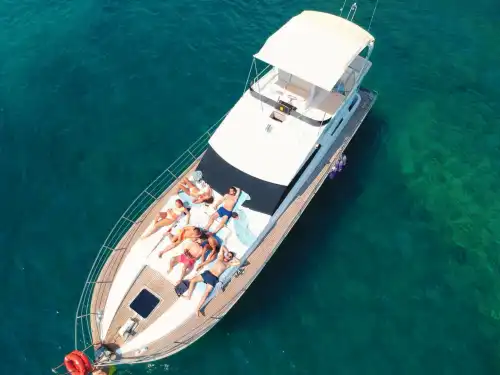 3 Kabinli, 6 Kişilik Konforlu Enfes Yat ile Ölüdeniz’i Keşfedin