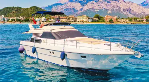 Denizin Üzerinde Lüks ve Konfor: Kemer’de Özel Kabinli Yat Deneyimi