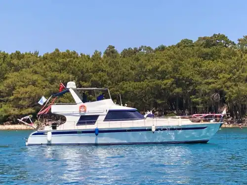 Kemer'de Yakıt Dahil, 3 Mürettebatlı, 20 Metrelik Yat Sizi Bekliyor!