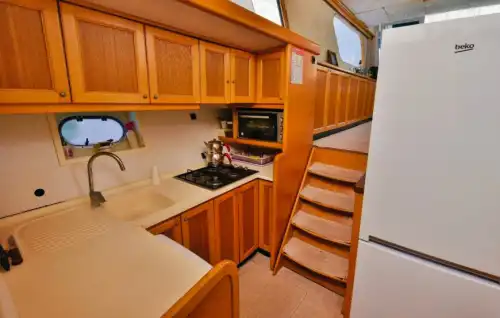 İş Toplantılarınız ve Özel Organizasyonlarınız İçin Kemer’de Motoryat Kiralama