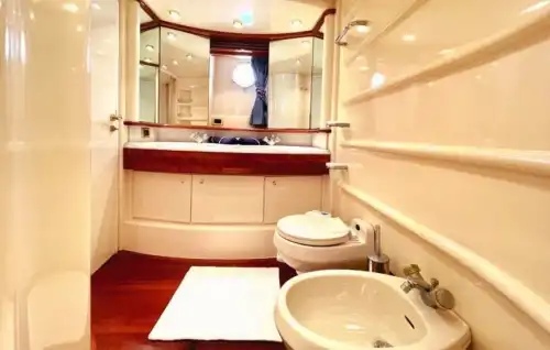 Роскошная яхта Azimut в Анталии-Кемере – Незабываемый морской отдых!