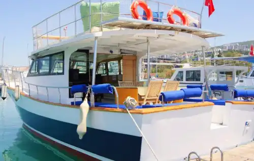 Насладитесь круизом на 14-метровой яхте вместимостью 10 человек