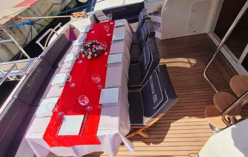 Роскошный 20-метровый яхтенный тур по Босфору в Стамбуле!