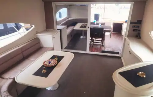 Роскошный 20-метровый яхтенный тур по Босфору в Стамбуле!