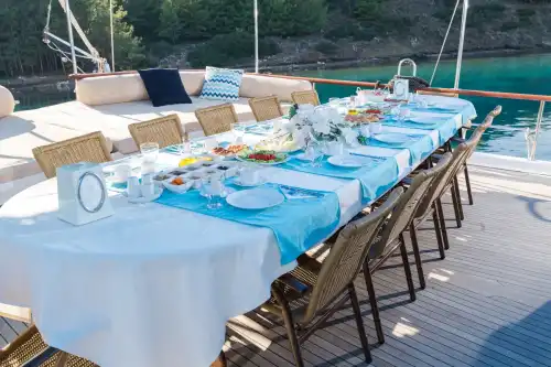 Bozburun’dan Ayrıcalıklı Mavi Tur: 26 Metrelik 6 Kabinli Gulet