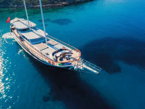 Marmaris'te 6 Kabinli, 12 Kişilik Konforlu Gulet ile Ege’nin Tadını Çıkarın