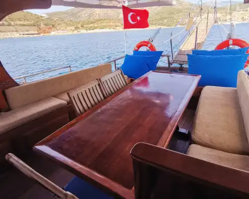 Комфортный отдых на гулете для 6 гостей в живописных бухтах Датчи