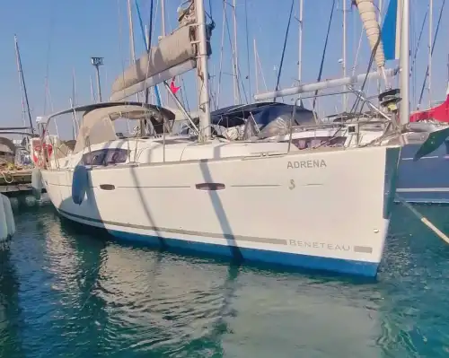 Исследуйте Эгейское море на 12-метровой парусной яхте Bavaria