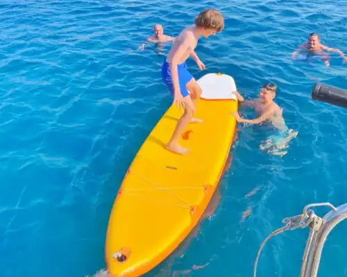 Исследуйте Эгейское море на 12-метровой парусной яхте Bavaria