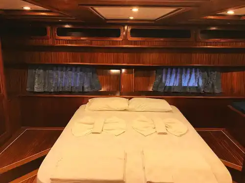 12 Kişilik Konaklamalı Gulet Kiralama – Mavi Yolculuk Başlasın!