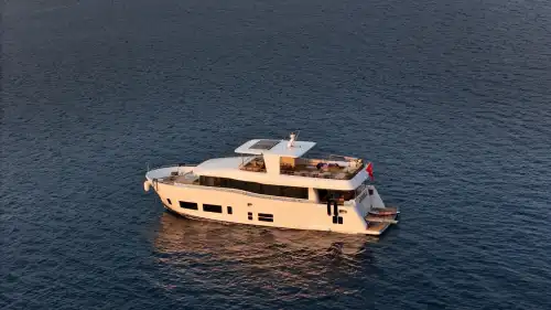 Bodrum'da 26 Metrelik Lüks Trawler ile Muhteşem Deniz Keyfi