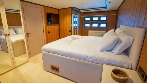 Bodrum'da 26 Metrelik Lüks Trawler ile Muhteşem Deniz Keyfi