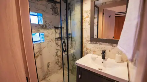 Marmaris’te 26 Metrelik Lüks Trawler ile Muhteşem Deniz Keyfi