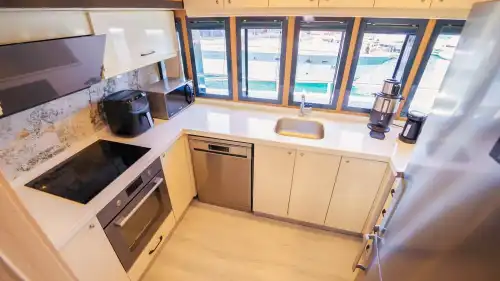 Marmaris’te 26 Metrelik Lüks Trawler ile Muhteşem Deniz Keyfi