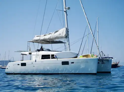 Bodrum'da 15 Metrelik Katamaran ile Günübirlik ve Konaklamalı Katamaran