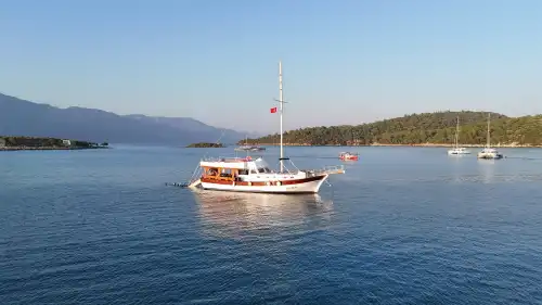 Bodrum'da Günlük & Saatlik Yelkenli Kiralama: 10.5 Metre, Özel Koylara