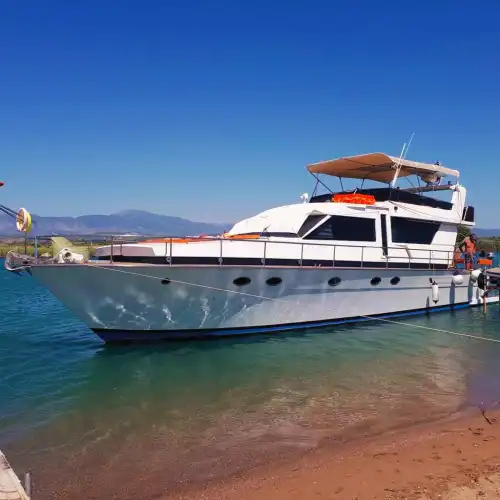 Роскошная яхта в Сиде – комфортное размещение для 6 гостей