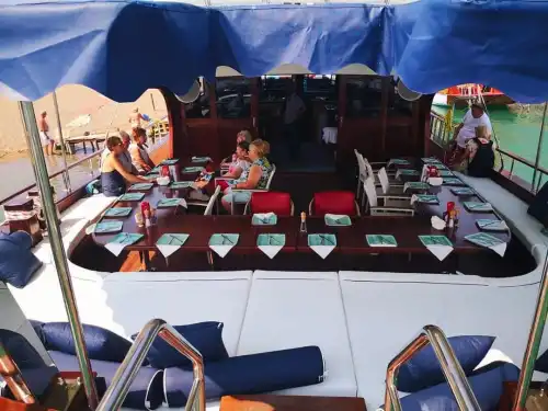 Почасовая или дневная аренда лодки вместимостью до 32 человек в Сиде