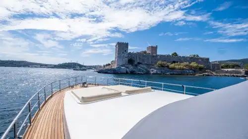 Bodrum’da 5 Kabinli Konforlu Mavi Yolculuk: 24 Metrelik Lüks Motoryat
