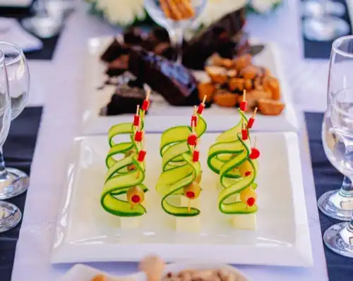 Antalya'da 30 Metre 5 Kabinli 10 Kişilik Konaklamalı Özel Yapım Lüks Yat