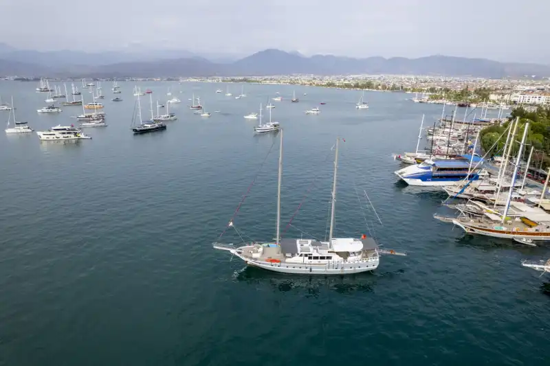 30m Ultra-Luxury Gulet: Deck Jacuzzi, 2 Master Cabins & High-End Amenities