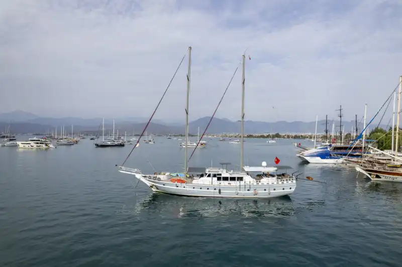 30m Ultra-Luxury Gulet: Deck Jacuzzi, 2 Master Cabins & High-End Amenities