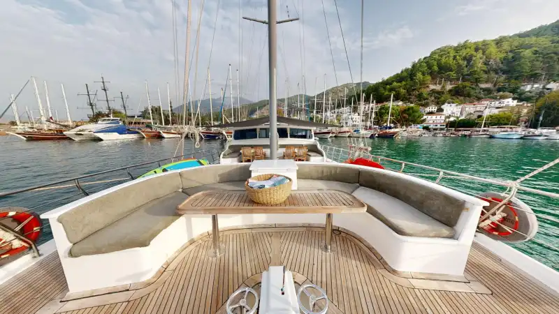 30m Ultra-Luxury Gulet: Deck Jacuzzi, 2 Master Cabins & High-End Amenities