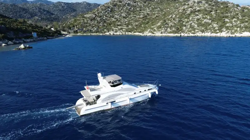 Эксклюзивный морской отдых на 17-метровой роскошной моторной яхте в Кекове