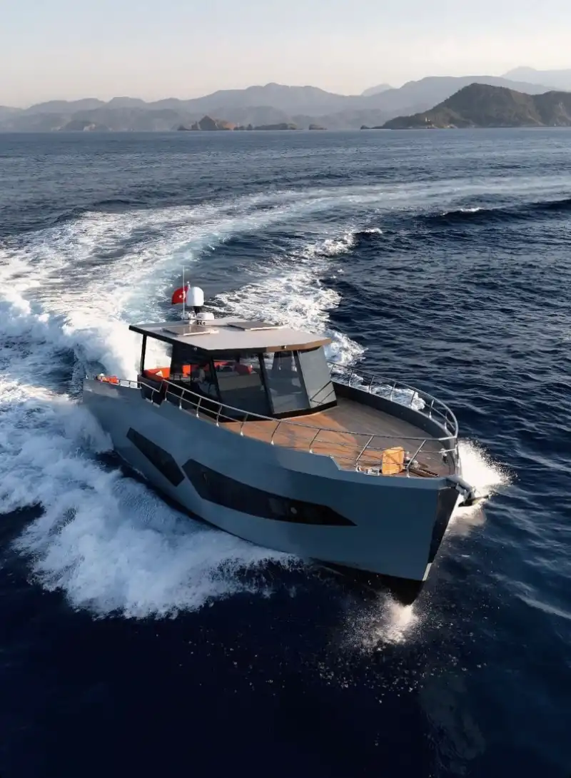 2 Kabinli Şık Motoryat – Özel Günleriniz İçin Mükemmel Seçim