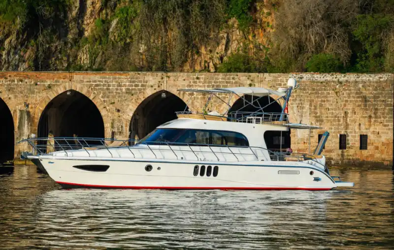 Просторная и комфортная 15-метровая яхта в Аланье