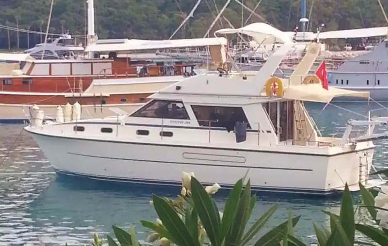 Antalya'da 14 Metrelik Özel Yapım Motoryat ile Günübirlik Gezi ve Yüzme Keyfi