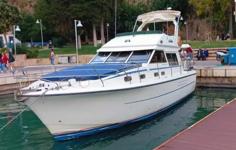 Antalya'da 14 Metrelik Özel Yapım Motoryat ile Günübirlik Gezi ve Yüzme Keyfi